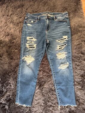 American Eagle Outfitters Distressed Jeans .Sz 16 short.